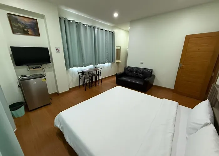 The Burapa Hotel 2*